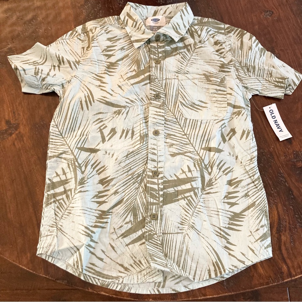 NWT Boys Hawaiian Shirt Collared Button Dowm Size Kids Small 6 - 7